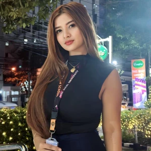 Cute Filipino Escort